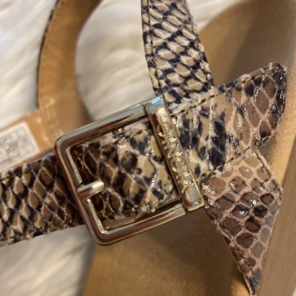 VIONIC Sandals BNWOT size 8 brown and tan color please see all photos (P7) - Picture 5 of 13